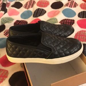 Black Quilted Slip-on sneakers